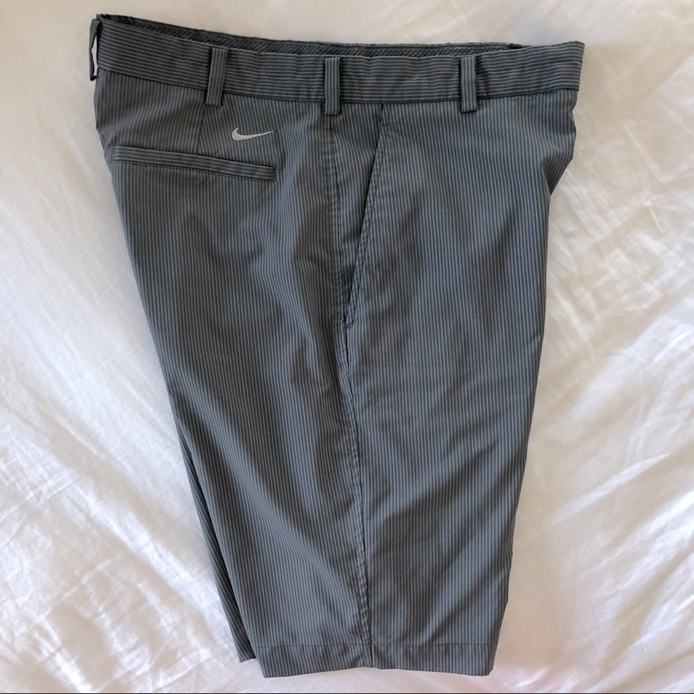 Men’s Nike Blue Striped Golf Shorts Sz 32 Medium